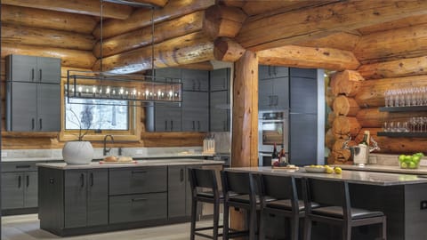 Gourmet Kitchen and bar seating