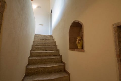 Entrance / Reception