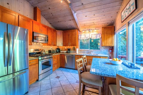 This kitchen has everything you need for great meals