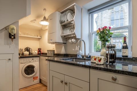 Evenlode Cottage Kitchen - StayCotswold