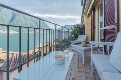 Apartment (2 Bedrooms) | Balcony