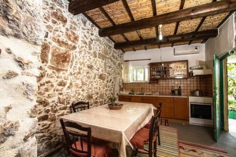 Fully-equipped kitchen