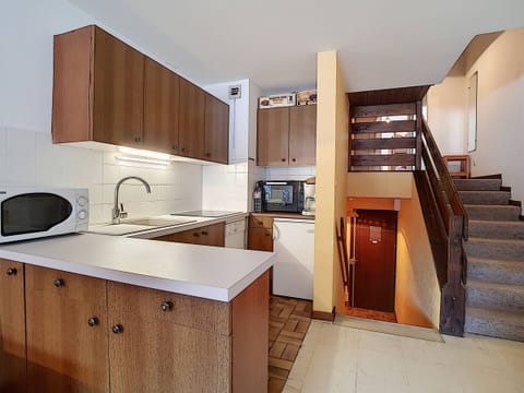 Fridge, microwave, dishwasher