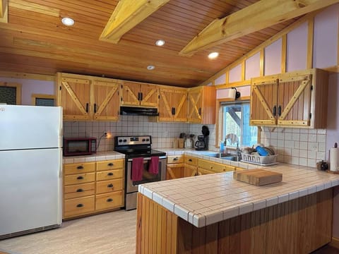 c3207ef1-9cdf-4480-93f6-0f150fab7aab