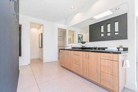 Spectacular Resort-Style Oasis Palm Springs by Rather Be Properties