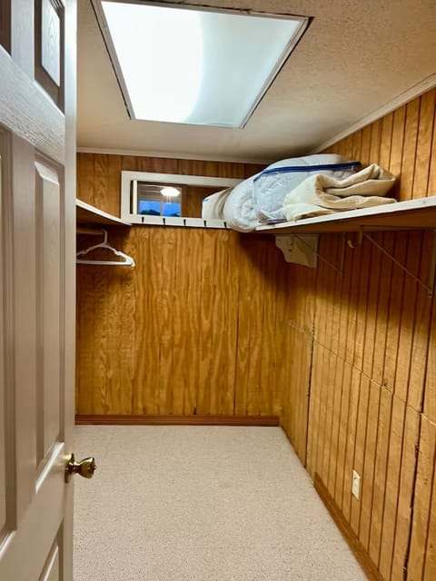 This spacious closet keeps your getaway clutter-free, so you can relax. 