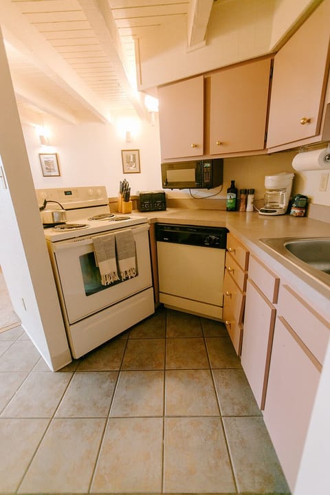 104283c2-caa6-40c8-8e0a-de6d8b1f9fce