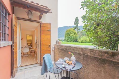 Apartment (1 Bedroom) | Balcony