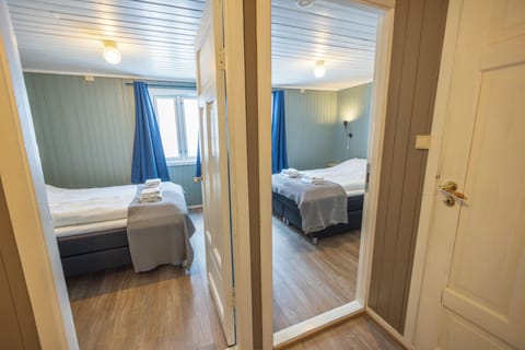 Standard Cabin, 2 Bedrooms, Harbor View, Oceanfront | Free WiFi