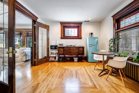 Main Level Continental Breakfast and Lounge