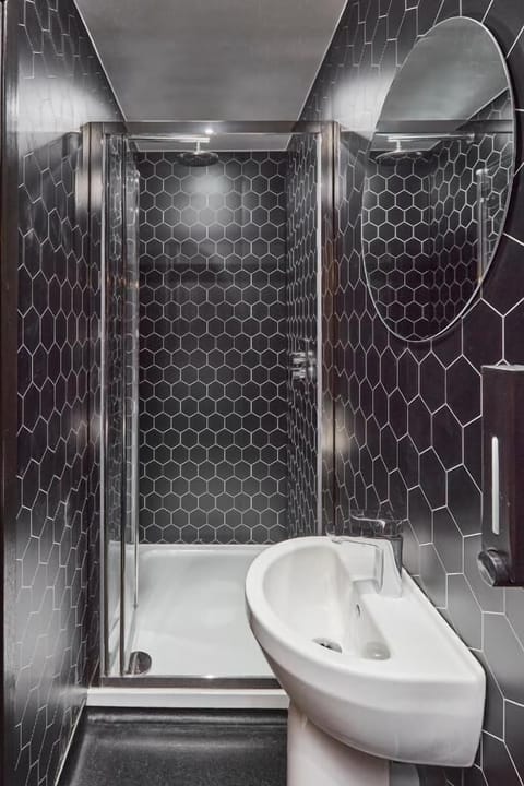 Hypo-allergenic bedding, desk, laptop workspace, free WiFi