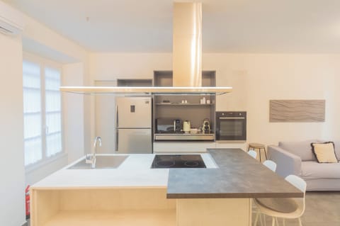 Apartment (1 Bedroom) | Private kitchenette | Microwave, oven, espresso maker, electric kettle