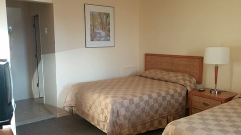Double Room | Desk, blackout drapes, free WiFi, bed sheets