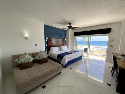 Deluxe Studio Suite, Hot Tub, Ocean View | In-room safe, individually decorated, individually furnished