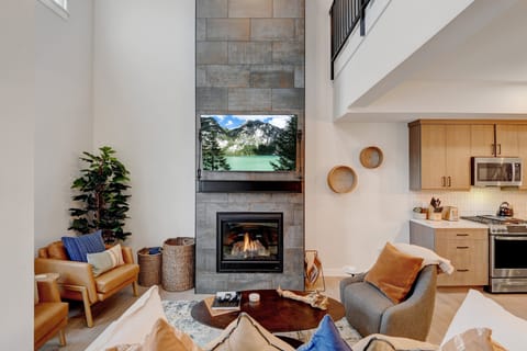 Main Living Area with HD TV and Gas Fireplace