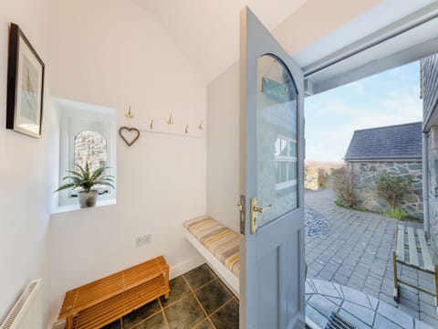 Interior | The Owl Barn - House In The Yard, Gaerwen