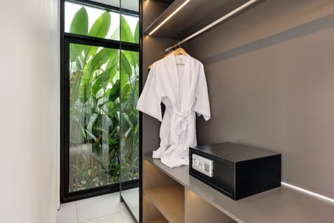 Family Villa, Pool View | Safe