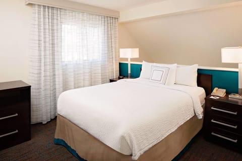 Suite, 2 Bedrooms | Premium bedding, pillowtop beds, desk, blackout drapes