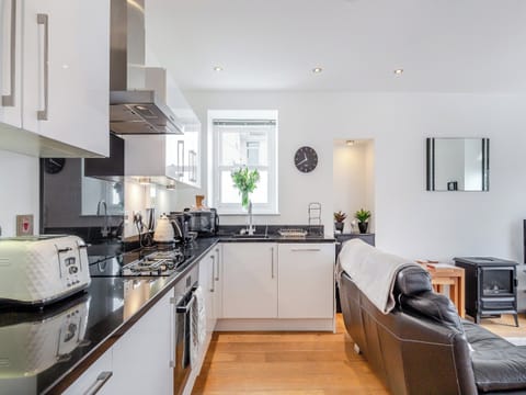 Open plan living space | Gwendrock Diw, Looe