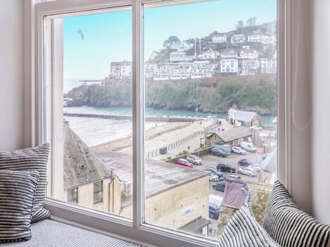 View | Gwendrock Diw, Looe