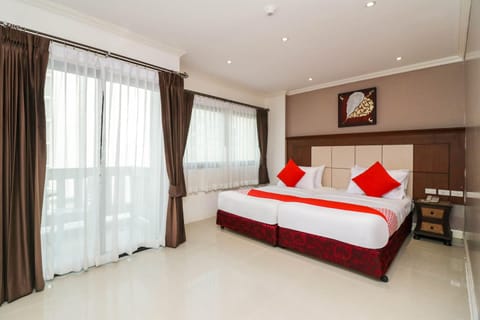 Superior Twin Room | Desk, laptop workspace, free WiFi, bed sheets