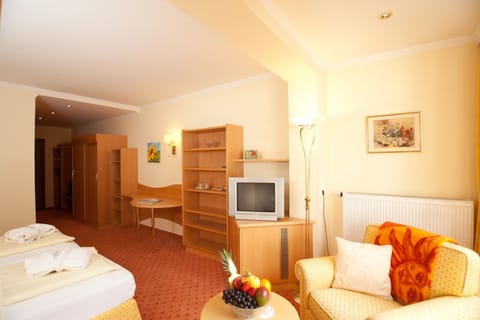 Comfort Double Room | Premium bedding, minibar, in-room safe, individually decorated