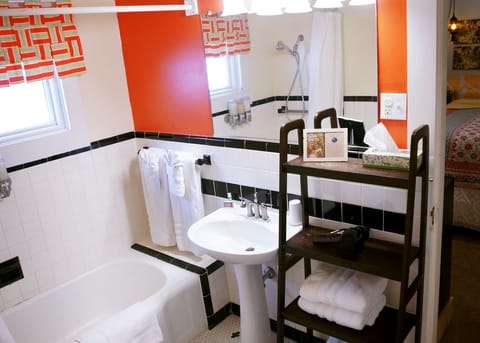 Family Double Room, 2 Bedrooms, Refrigerator & Microwave | Bathroom | Free toiletries, hair dryer, bathrobes, towels