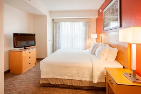 Suite, 1 Bedroom | In-room safe, desk, iron/ironing board, free rollaway beds