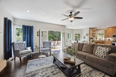 Indoor and Outdoor Entertaining Spaces