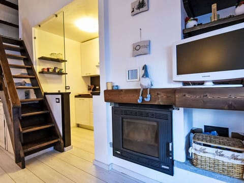 Wood, Winter, Glacial Landform, Freezing, Snow, Ice Cap, Hardwood, Log Cabin, Plank, Lumber