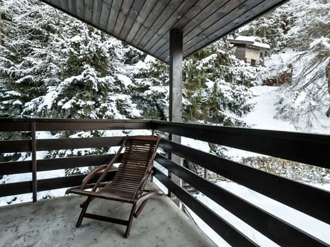Wood, Winter, Glacial Landform, Freezing, Snow, Ice Cap, Hardwood, Log Cabin, Plank, Lumber