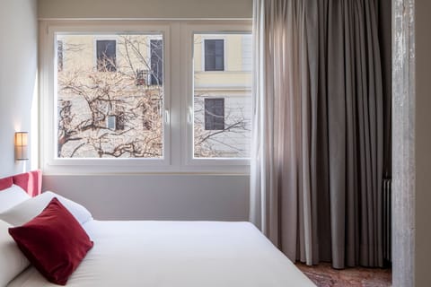 Minibar, in-room safe, desk, laptop workspace