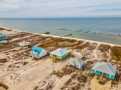 House, 5 Bedrooms | Exterior