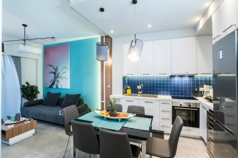 Luxury Apartment, City View | Private kitchen | Full-size fridge, microwave, oven, stovetop