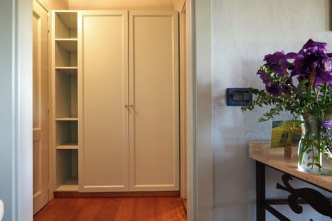 Double Room | Minibar, laptop workspace, free WiFi, bed sheets