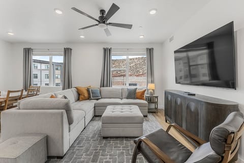 Condo, 2 Bedrooms | Living area | Smart TV