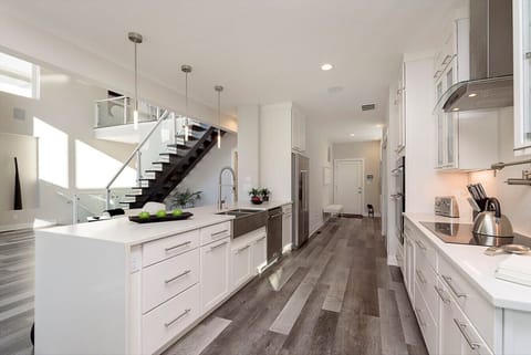 Spacious, sleek, and full of light - our kitchen was made for culinary creativity.