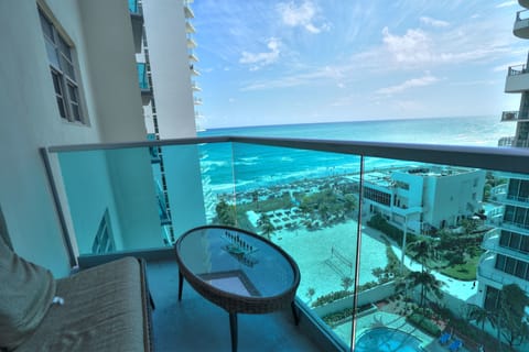 Luxury Apartment, 2 Bedrooms, Ocean View, Oceanfront | View from room