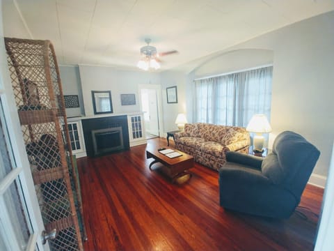 Cottage, 1 Queen, 2 Twins, Sleeper Sofa, Pet Friendly (235 Cottage) (Ground Floor) | Living room