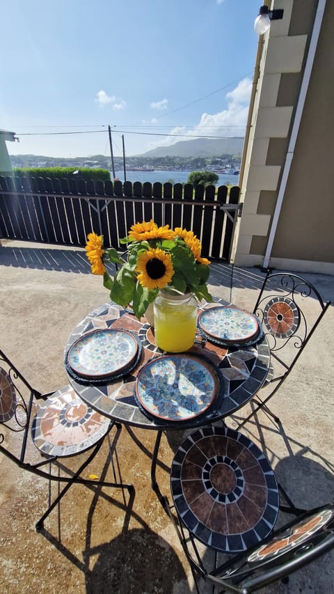 House | Outdoor dining