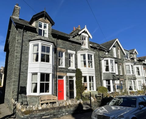 Nestled in a quieter part of central Keswick, the property offers the perfect place for families and groups to explore all the area has to offer.