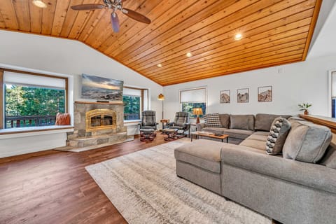 Living room: Smart TV, gas fireplace, central heating, no A/C