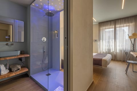 Panoramic Suite, Sea View | Bathroom | Shower, hair dryer, towels, soap