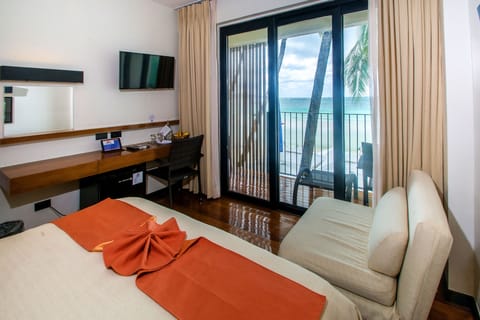 Double Room, 1 Queen Bed, Beachfront (First Floor) | In-room safe, desk, laptop workspace, free WiFi