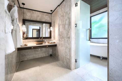 Villa Suite Garden View - Foot massage, Onsen Included | Bathroom | Rainfall showerhead, designer toiletries, hair dryer, bathrobes