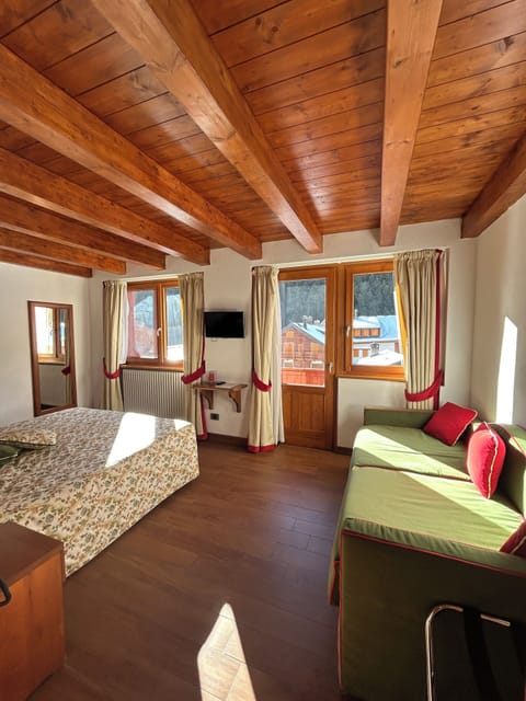 Family Triple Room, Mountain View | In-room safe, blackout drapes, soundproofing, free WiFi