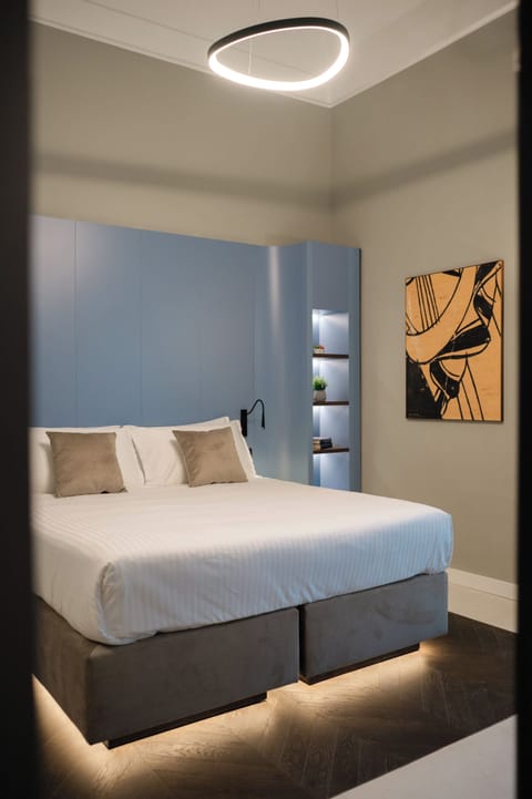 Elite Double or Twin Room, City View | In-room safe, desk, laptop workspace, blackout drapes