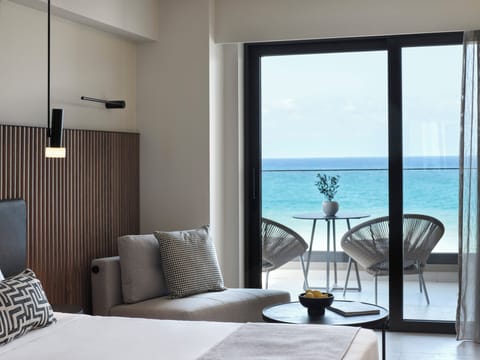 Junior Suite Panoramic Sea View | Minibar, in-room safe, individually furnished, soundproofing