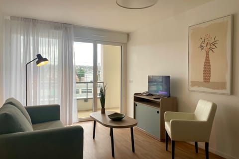 Apartment, 1 Bedroom | Living area