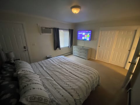 Deluxe Apartment | 2 bedrooms, iron/ironing board, free WiFi